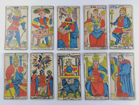 Un jeu de cartes à jouer du XVème sècle | Playng card deck, Playng Un jeu de cartes à jouer du XVème sècle | Playng card deck, Playng